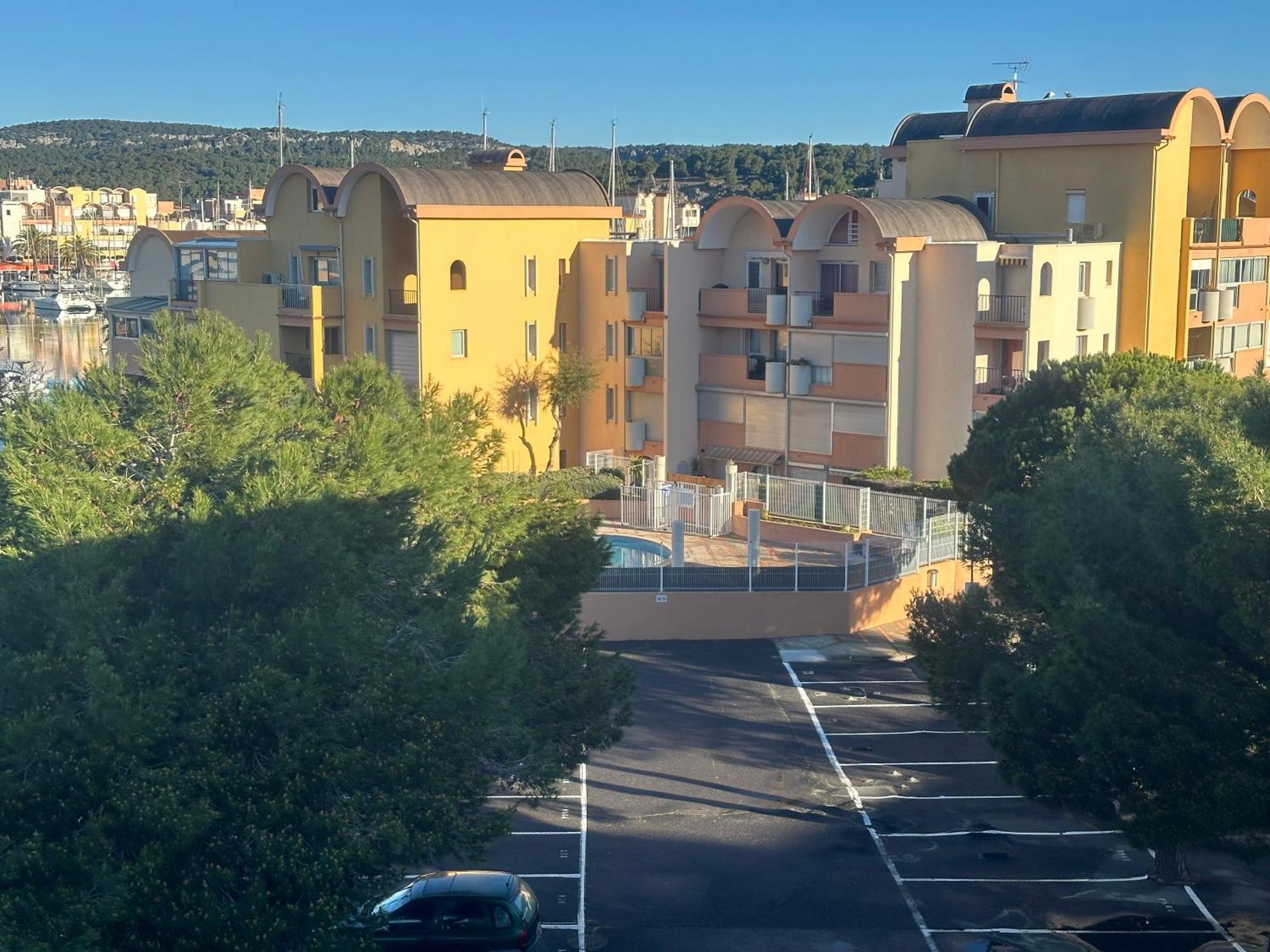 Apartment Superbe 2 Pieces Climatise Avec Piscines *